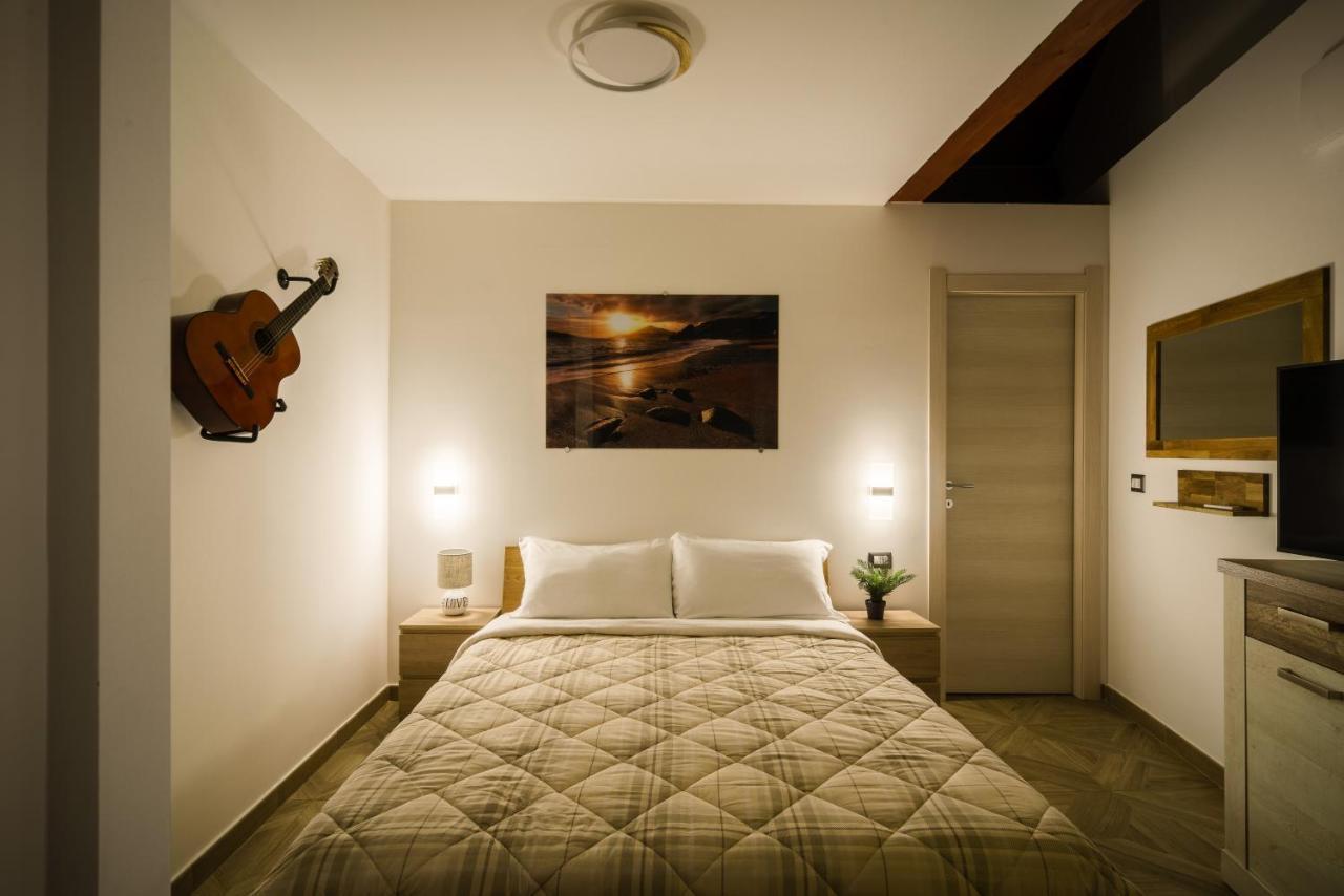 Monsuite Relais - Chalet Монсеррато Экстерьер фото